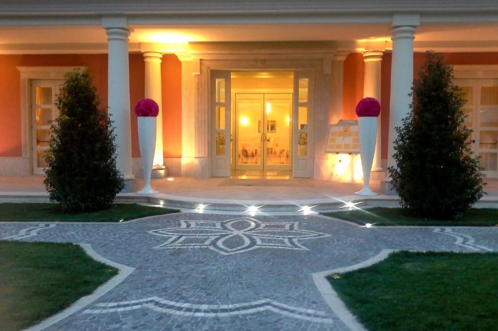Regina Di Saba - Hotel Villa Per Ricevimenti Grottaminarda Exteriér fotografie