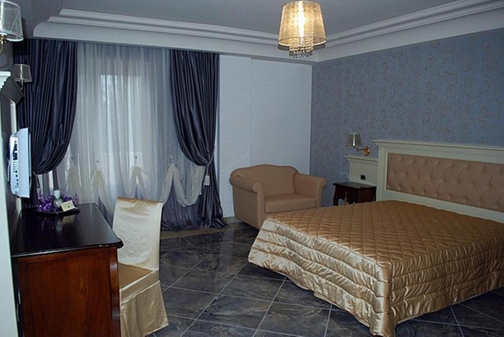 Regina Di Saba - Hotel Villa Per Ricevimenti Grottaminarda Pokoj fotografie